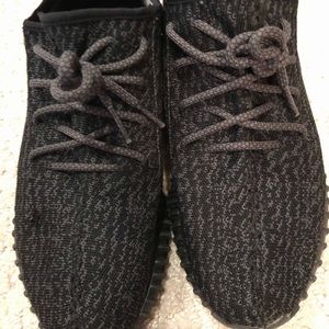 Yeezy Boost 350 “Pirate Black” 2016 Used
